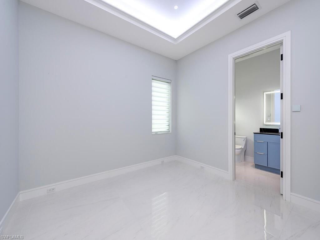 Bathroom, Empty room, Interior, Marble, Recessed Lighting