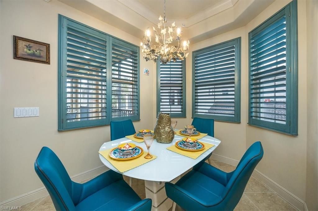 Chandelier, Dining room, Interior