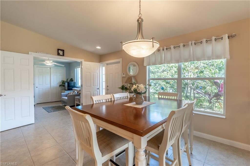 Dining room, Interior, Pendant Lights, Recessed Lighting