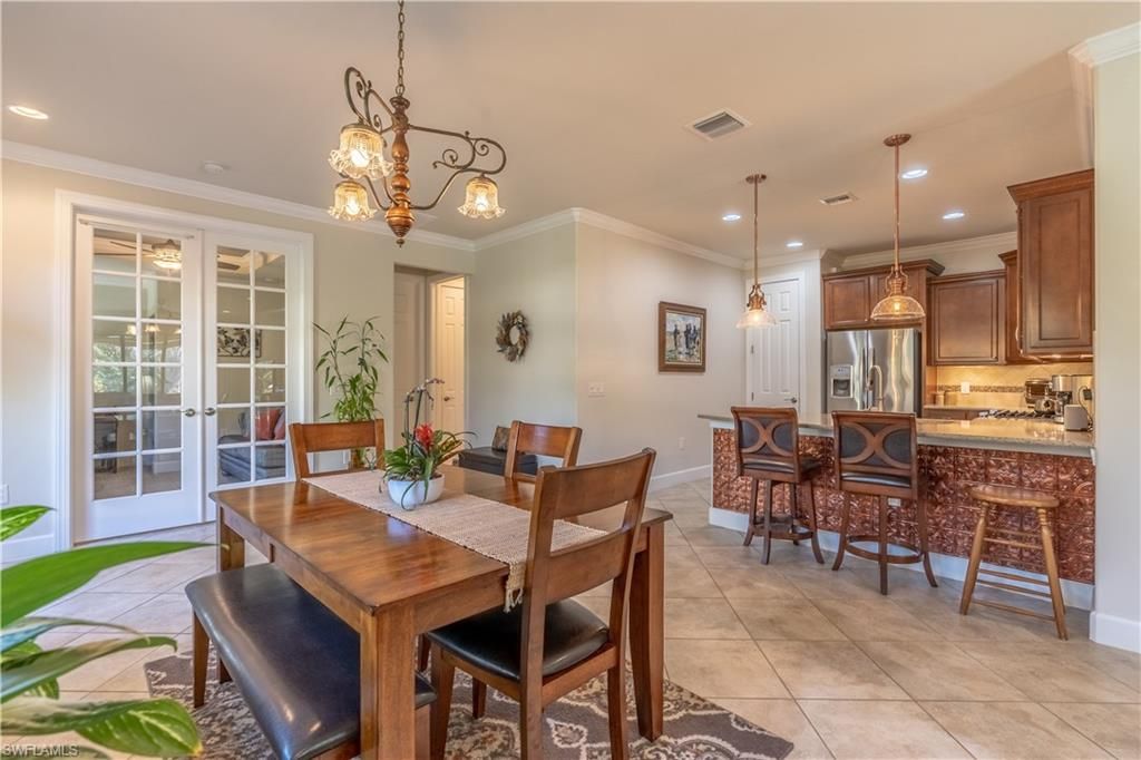Dining room, Interior, Kitchen, Pendant Lights, Recessed Lighting, Stainless Steel Appliances