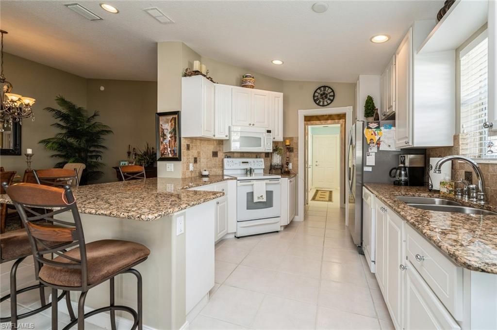 Dining room, Interior, Kitchen, Recessed Lighting, Stainless Steel Appliances