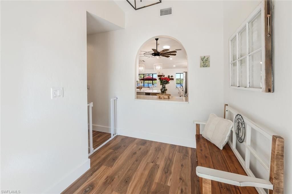 Interior, Pendant Lights, Recessed Lighting, Wood Texture Flooring