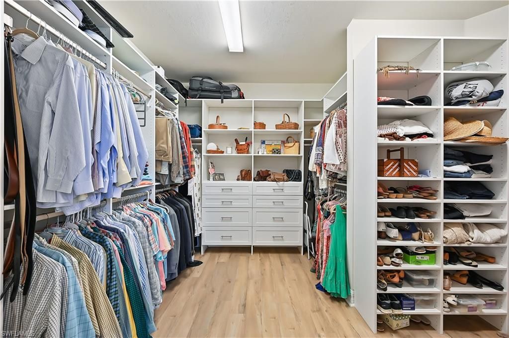 Interior, Walk-in Closets, Wood Texture Flooring