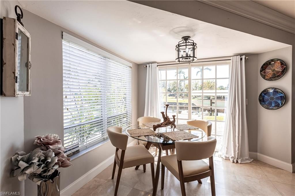 Dining room, Interior