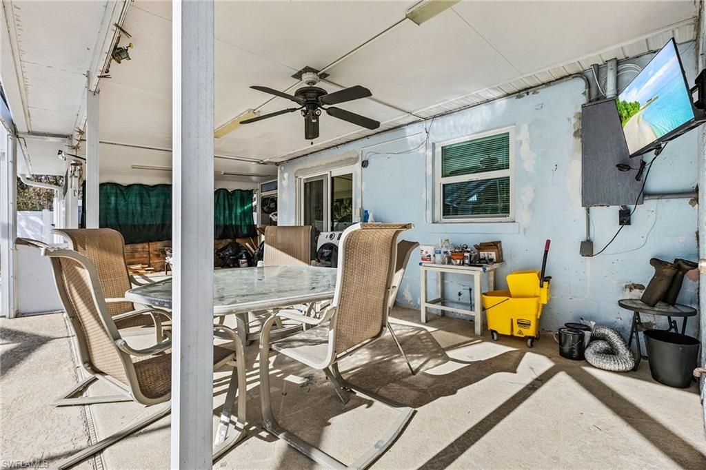 Dining room, Interior
