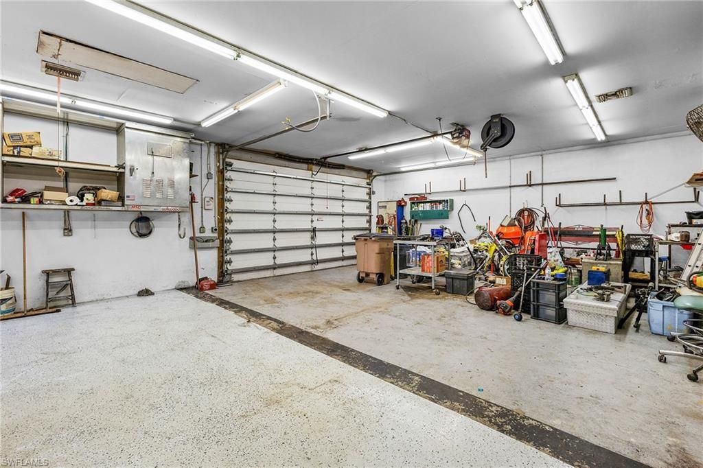 Garage, Interior