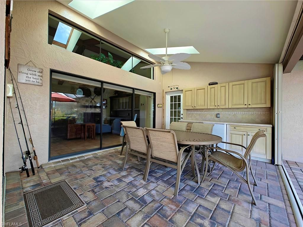 Dining room, Interior