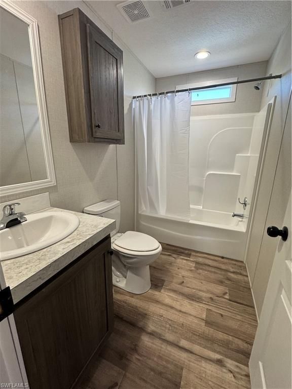 Bathroom, Interior, Recessed Lighting, Wood Texture Flooring