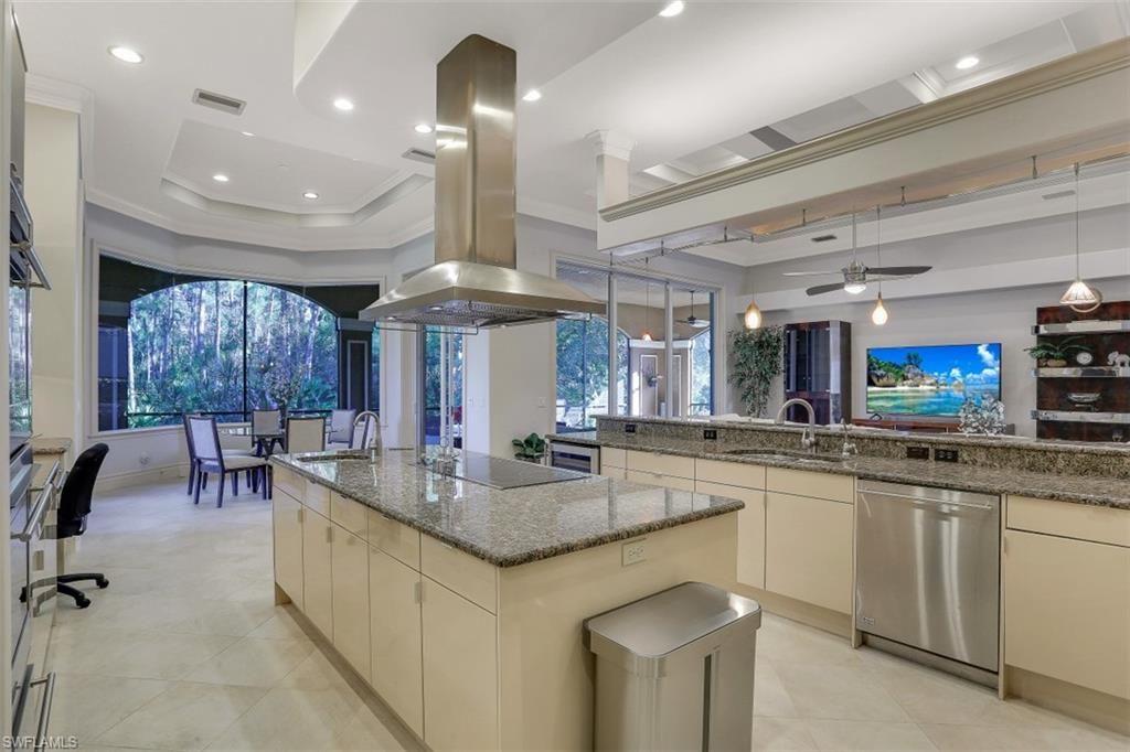 Dining room, Interior, Kitchen, Pendant Lights, Recessed Lighting, Stainless Steel Appliances