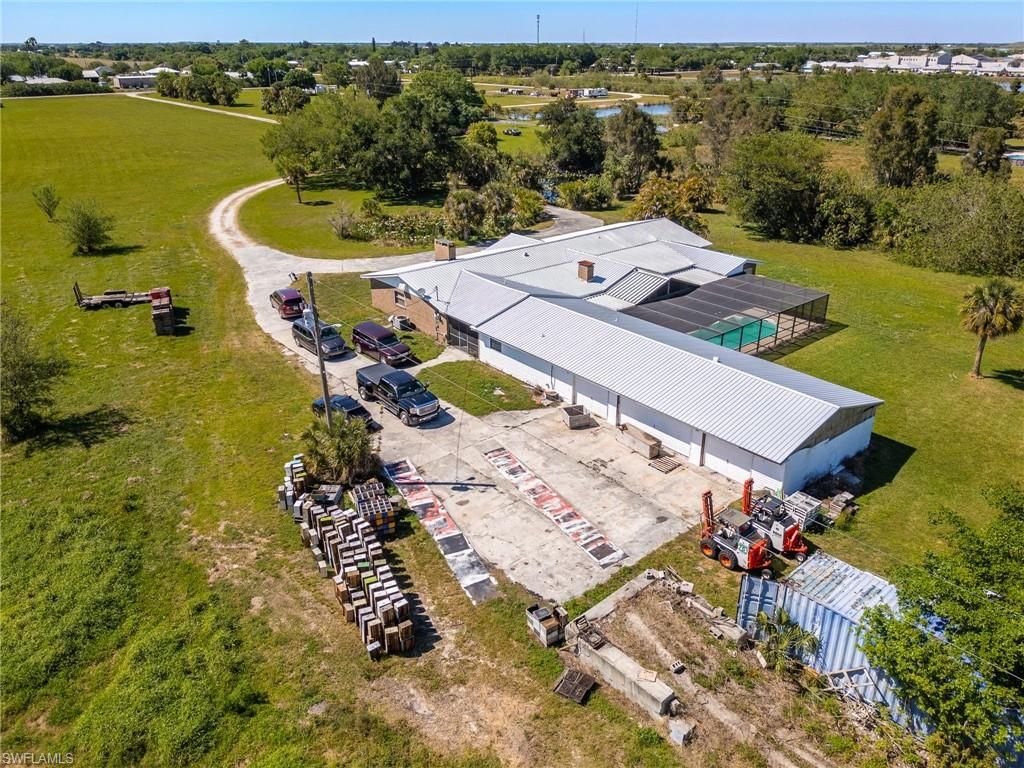 Exterior, Drone