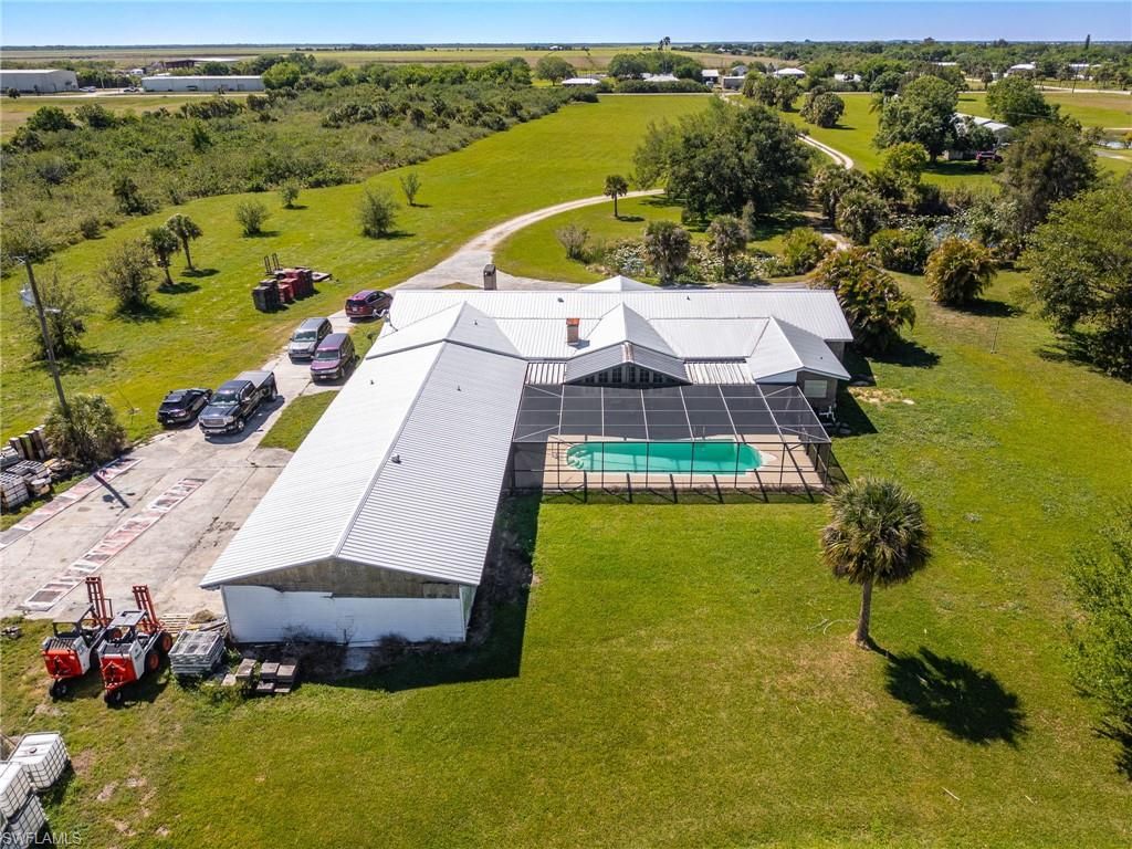 Exterior, Drone