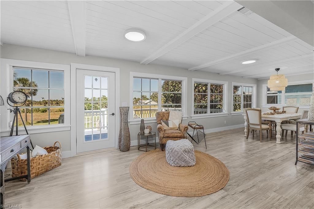 Chandelier, Dining room, Interior, Recessed Lighting, Wood Texture Flooring