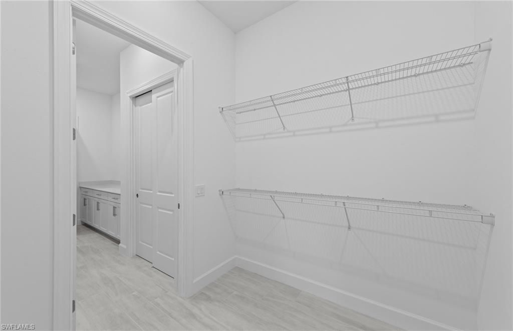 Interior, Walk-in Closets, Wood Texture Flooring