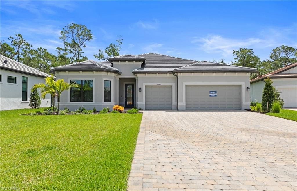 Attached, Exterior, Facade, Ranch