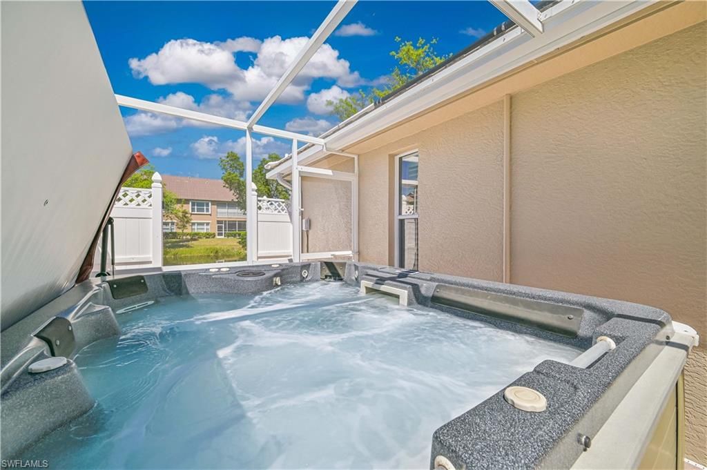 Hot Tub, Interior, Sun Room