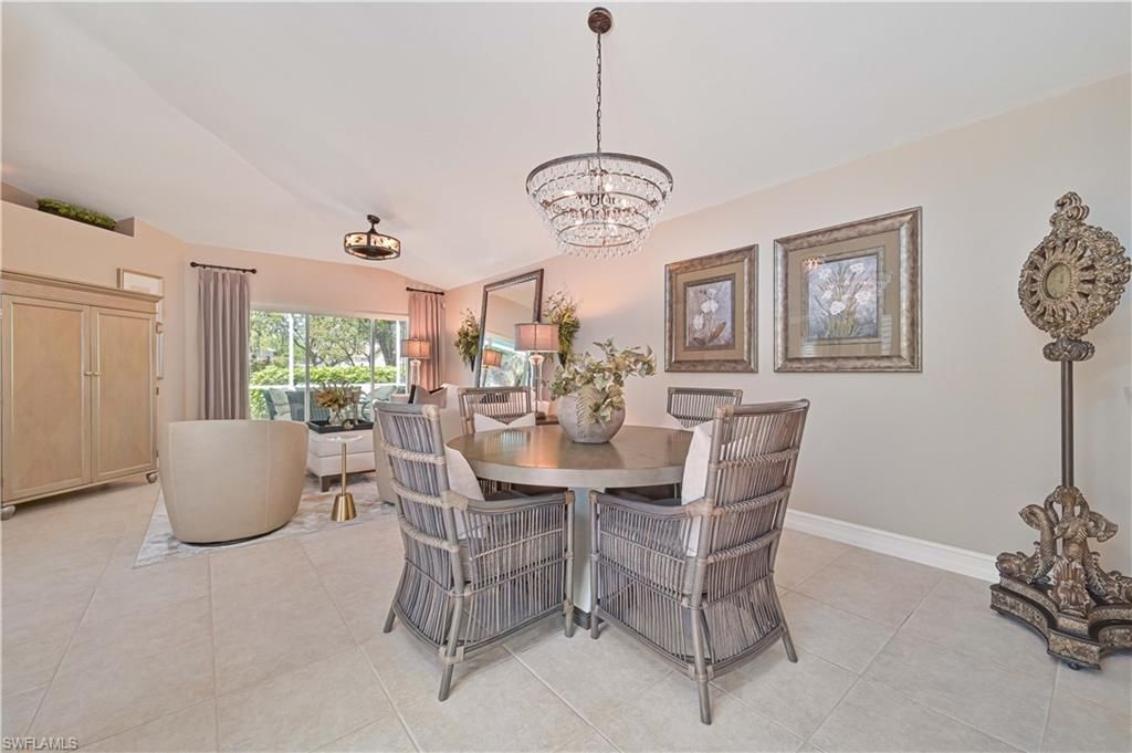 Chandelier, Dining room, Interior, Living room
