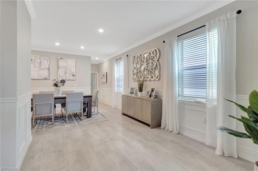 Dining room, Interior, Recessed Lighting, Wood Texture Flooring