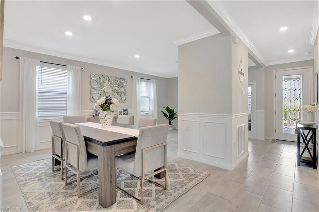 Dining room, Interior, Recessed Lighting