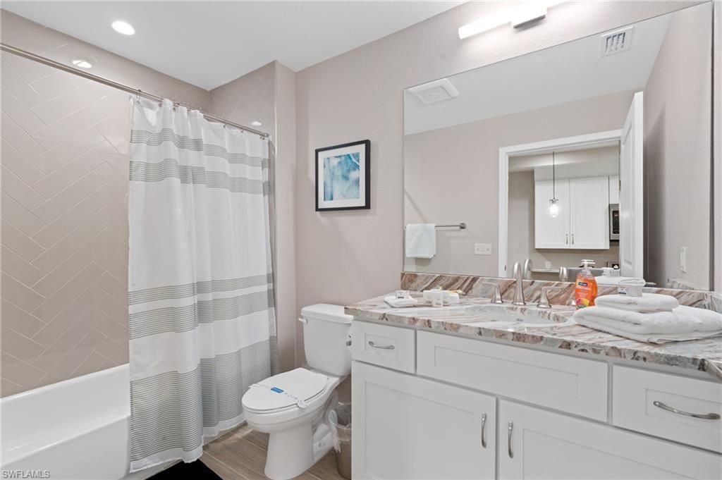 Bathroom, Interior, Pendant Lights, Recessed Lighting, Wood Texture Flooring