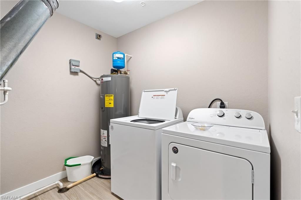 Interior, Washer, Wood Texture Flooring