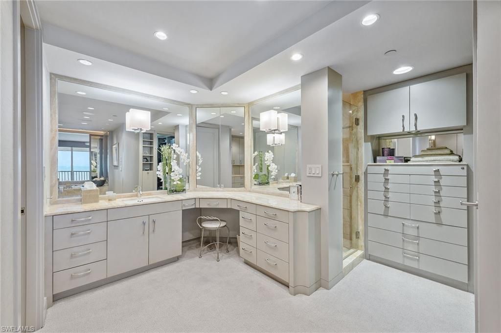 Bathroom, Interior, Recessed Lighting