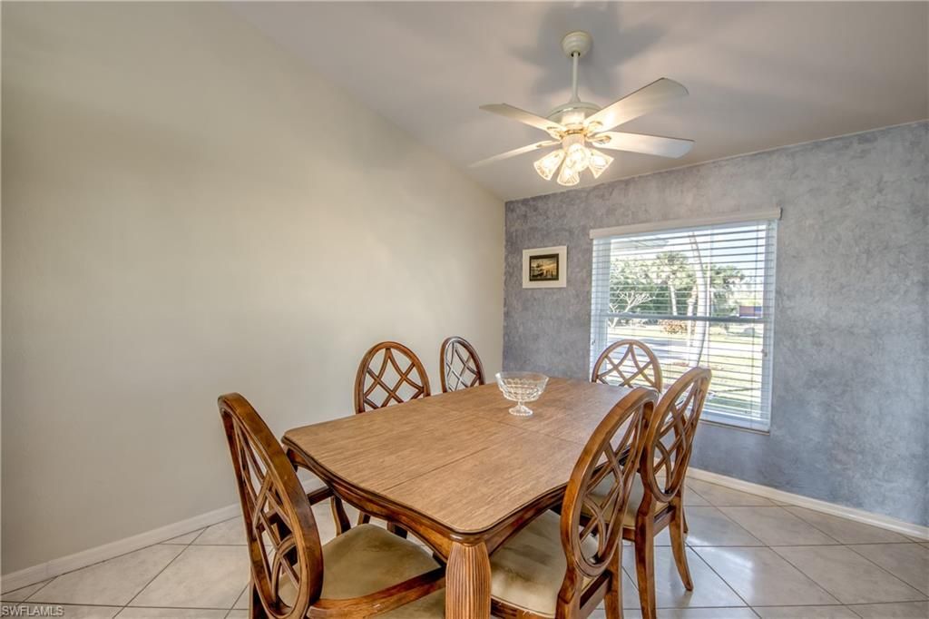 Dining room, Interior