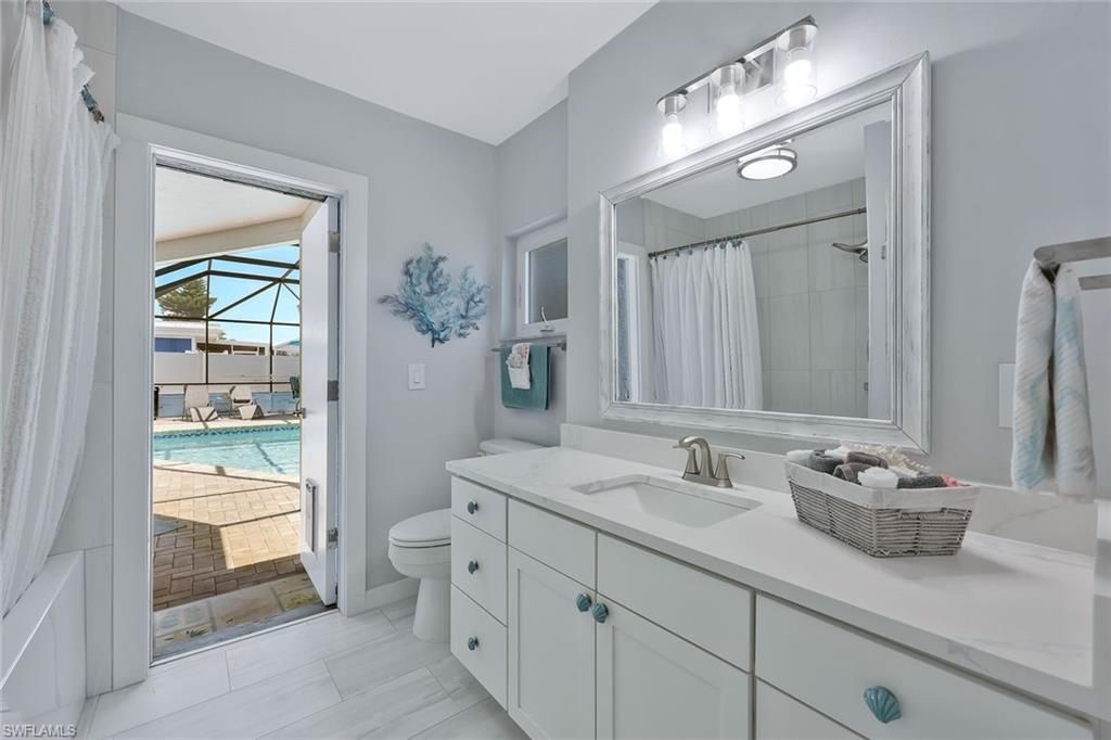 Bathroom, Dual Sink Vanities, Interior, Wood Texture Flooring