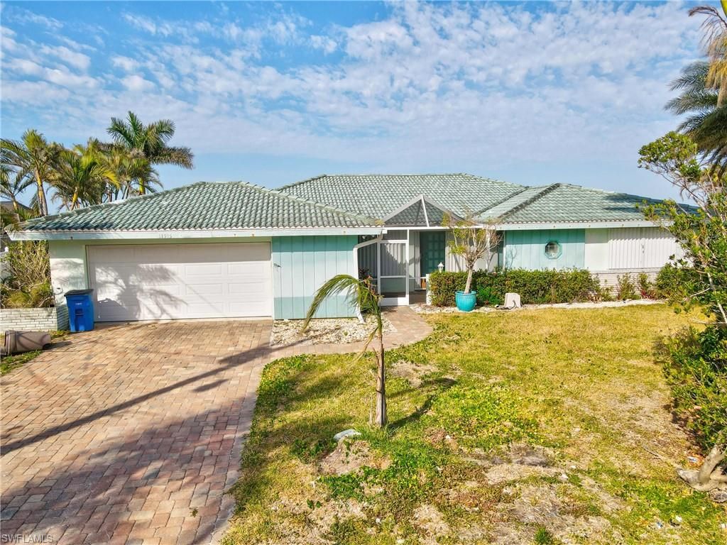 Attached, Backyard, Exterior, Facade, Ranch