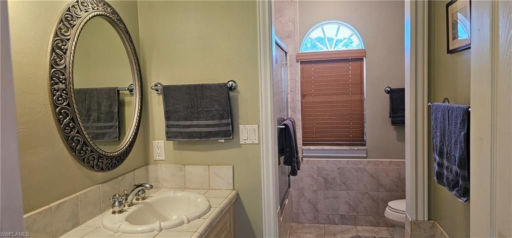 Bathroom, Interior, Tile Countertops