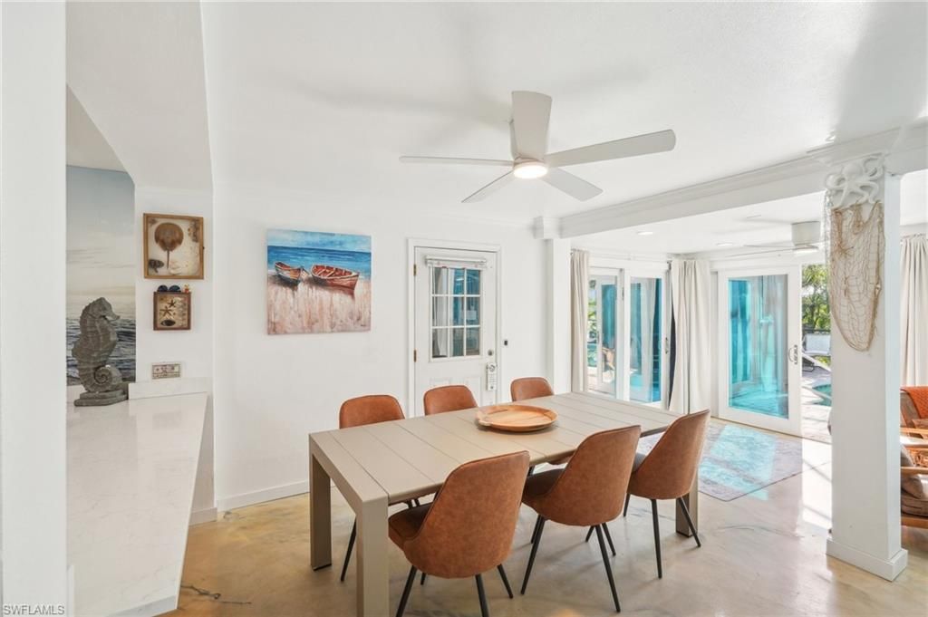 Dining room, Interior, Recessed Lighting