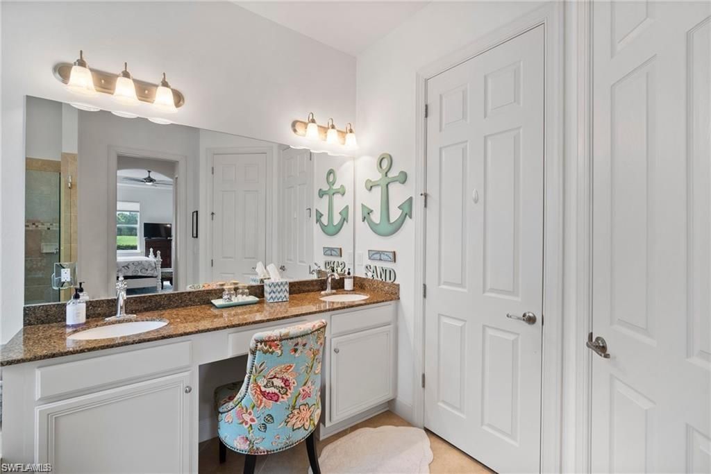 Bathroom, Dual Sink Vanities, Interior