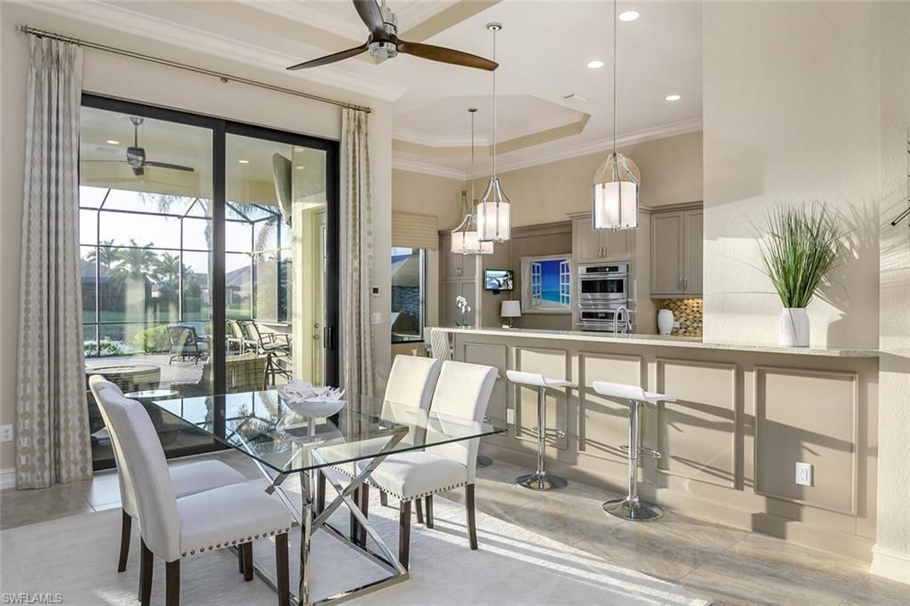 Dining room, Interior, Kitchen, Pendant Lights, Recessed Lighting, Stainless Steel Appliances