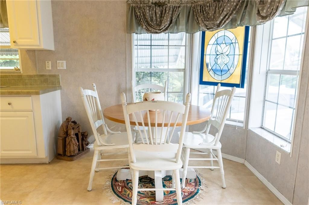 Dining room, Interior