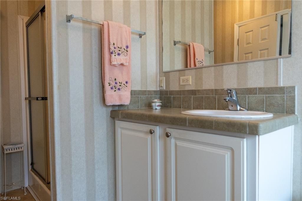 Bathroom, Interior, Tile Countertops