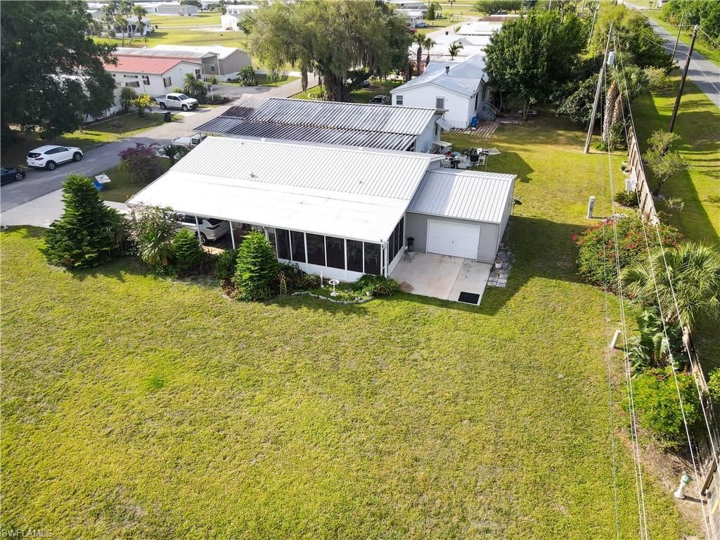 Exterior, Drone
