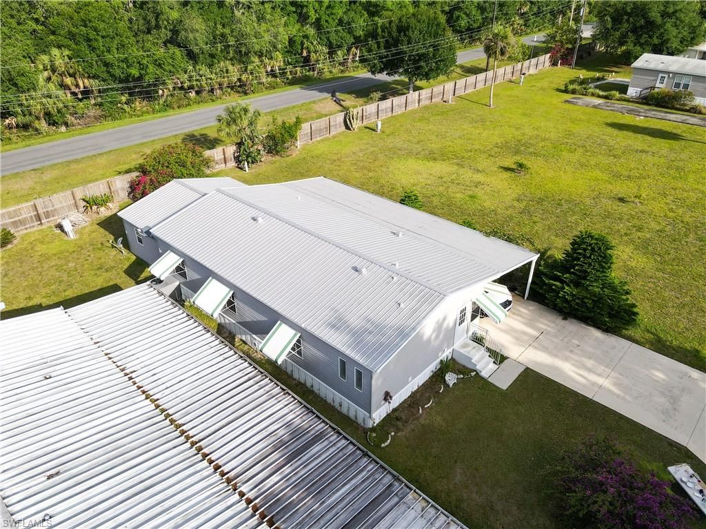 Exterior, Drone