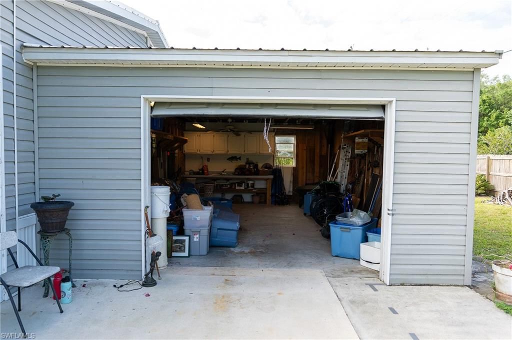 Detached Garage, Exterior
