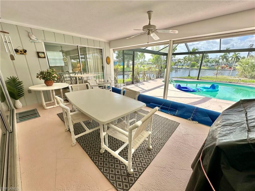 Dining room, Interior, Pool, Sun Room, Water