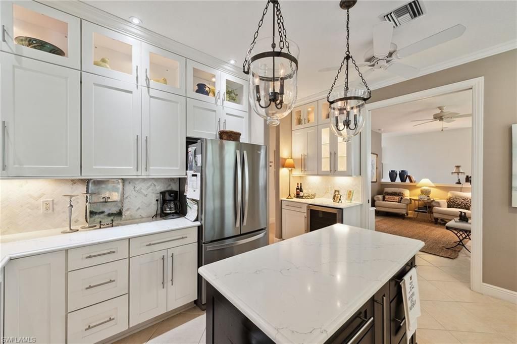 Interior, Kitchen, Living room, Pendant Lights, Recessed Lighting, Stainless Steel Appliances
