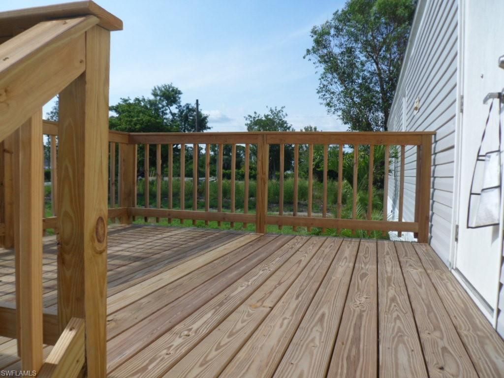 Exterior, Wood Texture Flooring