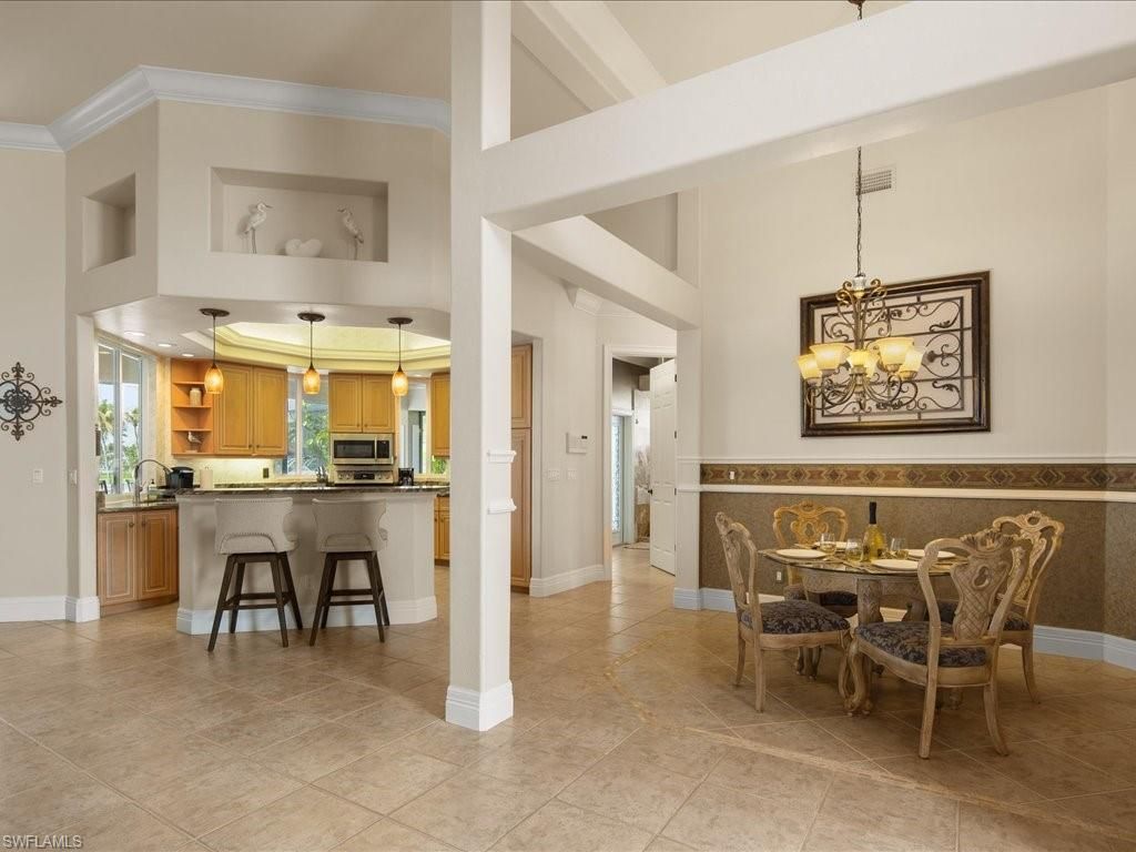 Dining room, Interior, Kitchen, Pendant Lights, Stainless Steel Appliances