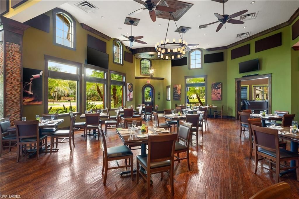 Chandelier, Dining room, Interior, Recessed Lighting, Wood Texture Flooring