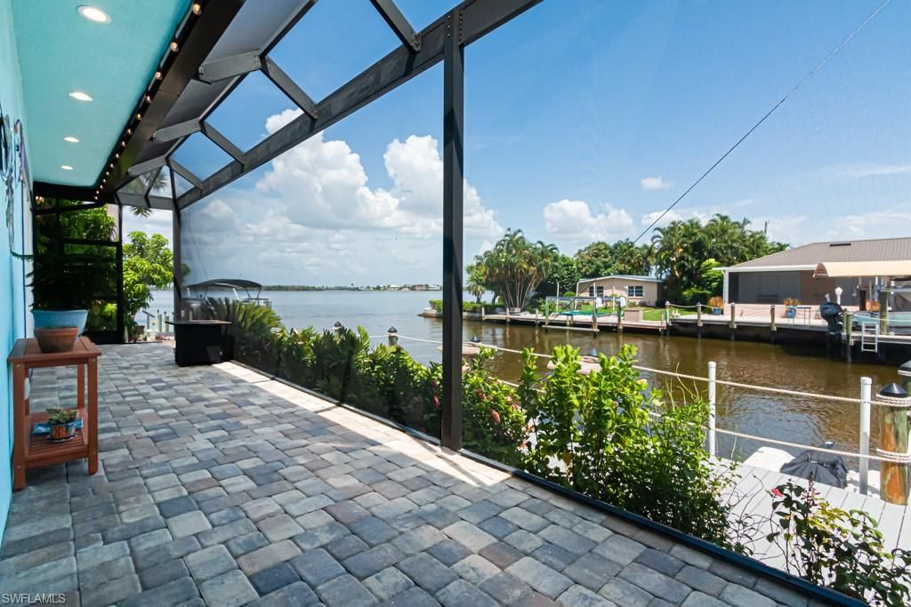 Exterior, Lake