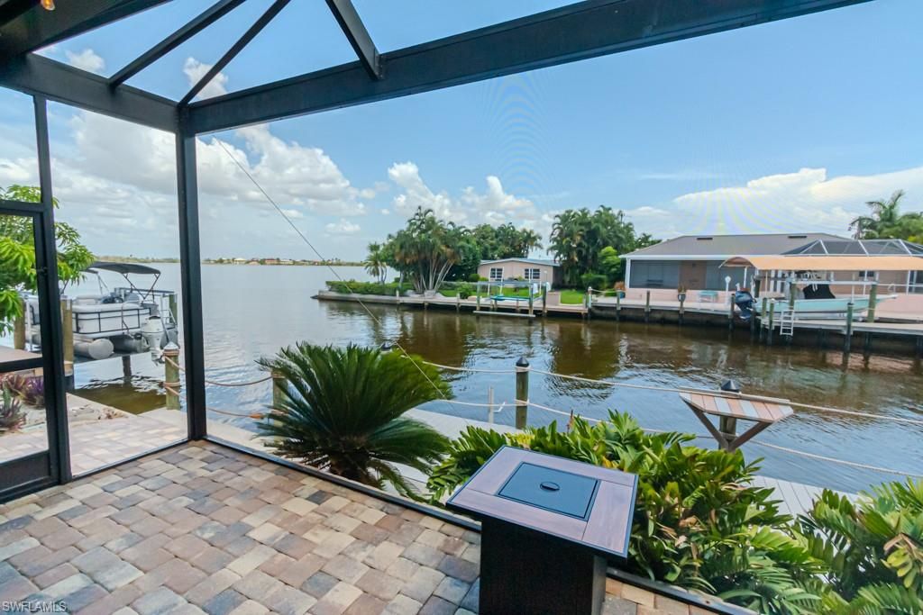Exterior, Lake