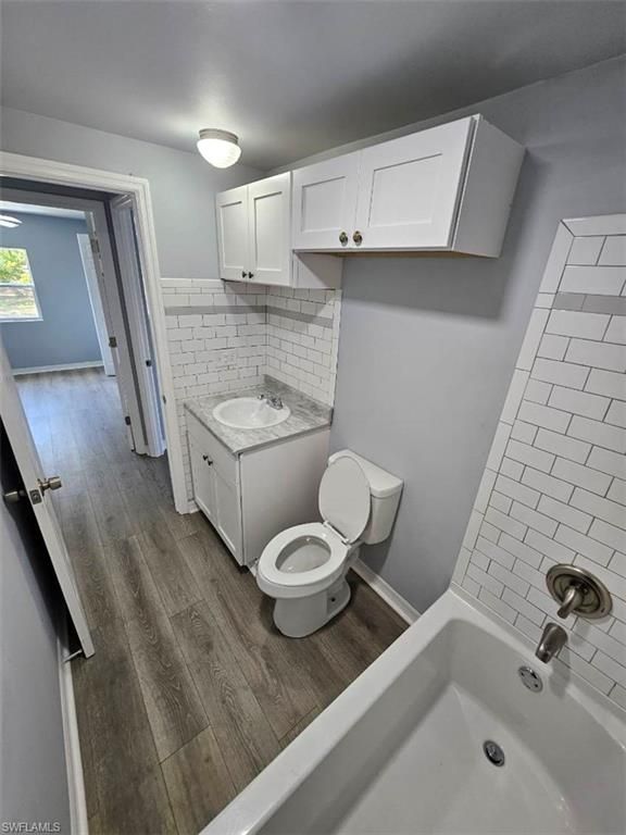 Bathroom, Dual Sink Vanities, Interior, Wood Texture Flooring