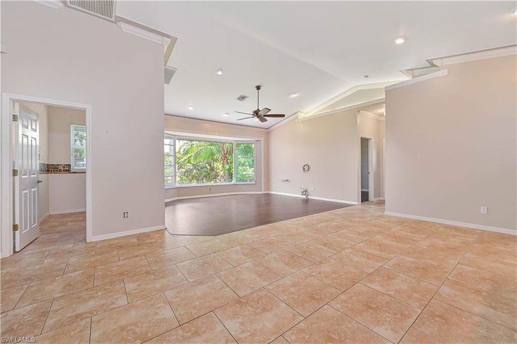 Empty room, Interior, Recessed Lighting