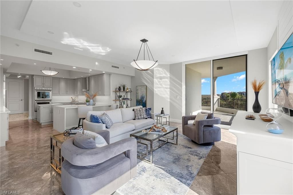 Interior, Kitchen, Living room, Pendant Lights, Recessed Lighting, Stainless Steel Appliances