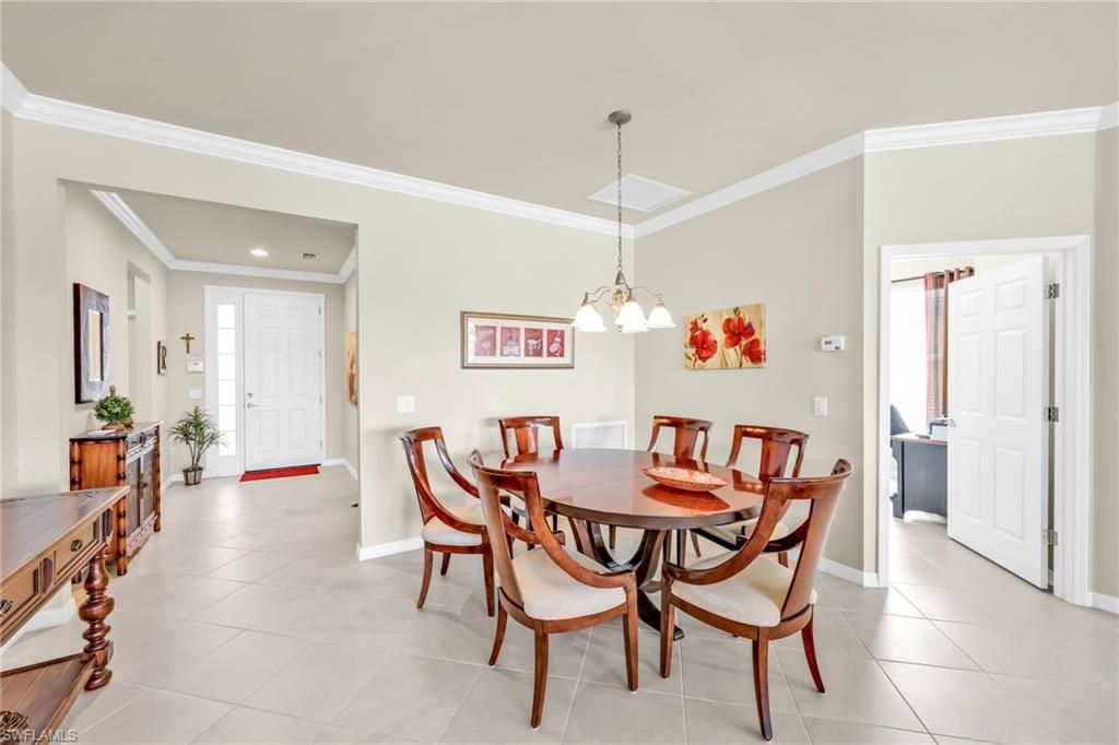 Dining room, Interior, Pendant Lights, Recessed Lighting
