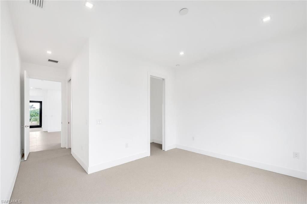 Empty room, Interior, Recessed Lighting