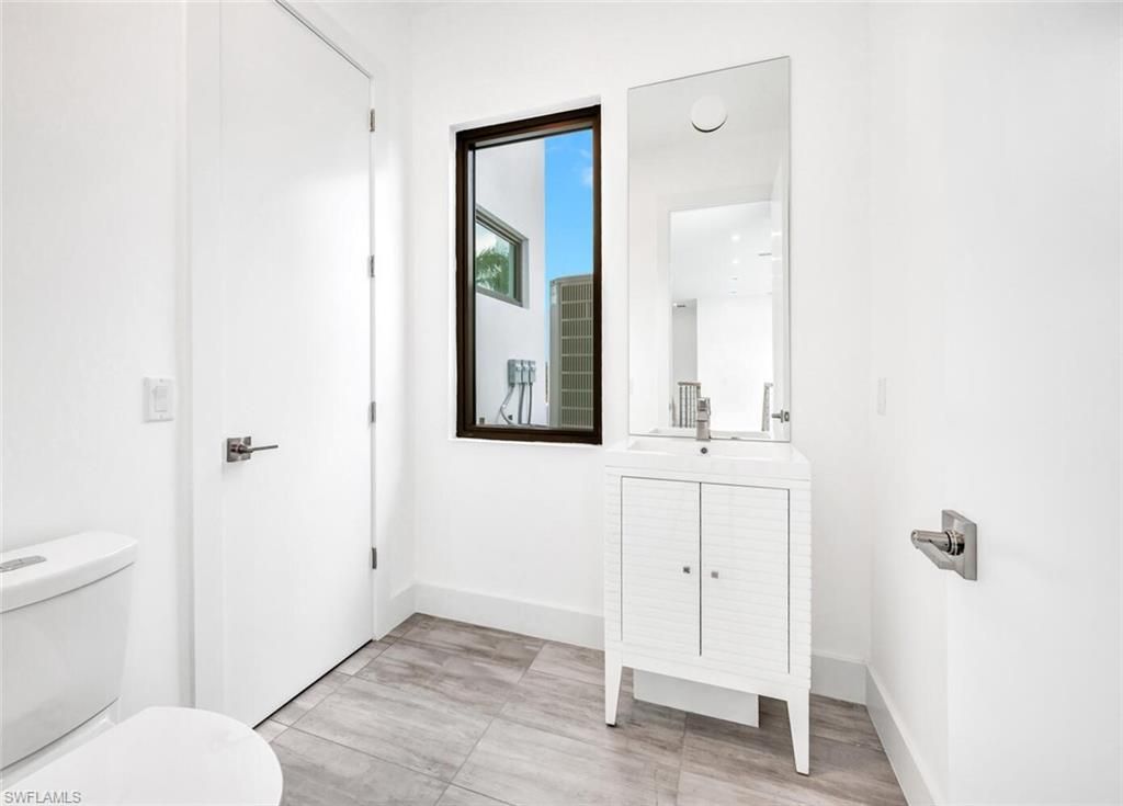 Bathroom, Interior, Recessed Lighting, Wood Texture Flooring